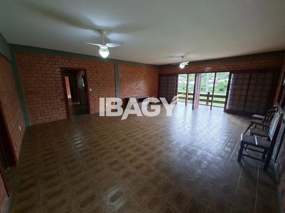House with 4 bedrooms and balcony BBQ grill — photo 3