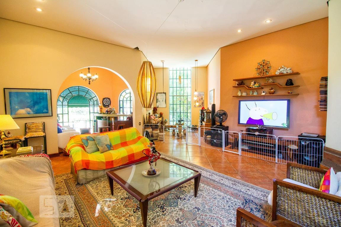Casa de 600 m² com 4 quartos, 2 suítes e 5 banheiros — photo 2