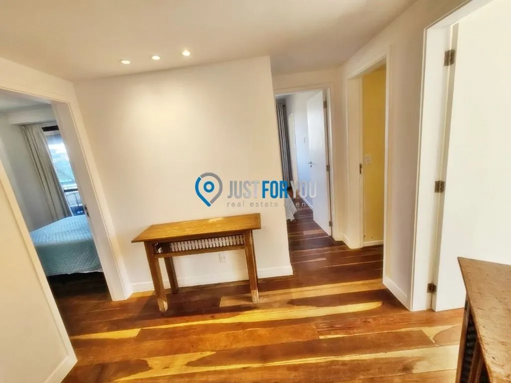 Furnished apartment with 4 bedrooms and 144 m² — photo 11