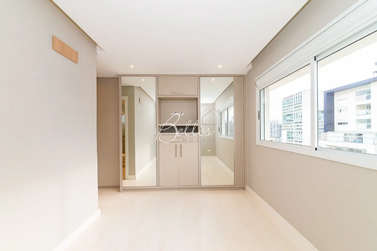 Apartment, 77 m², with a glass-enclosed balcony — photo 32
