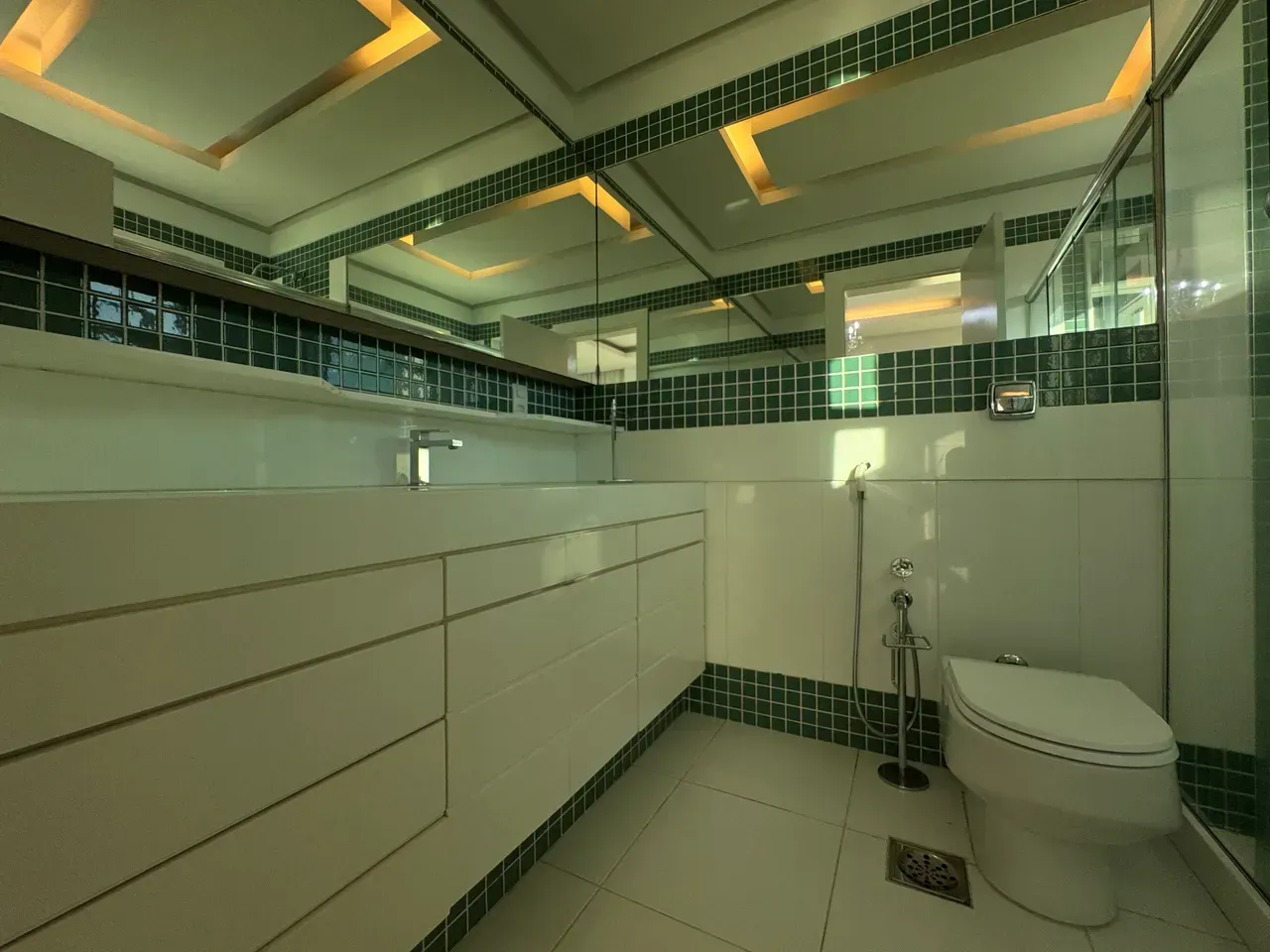 Furnished 800 m² house on the 4th floor with 8 parking spots — photo 28
