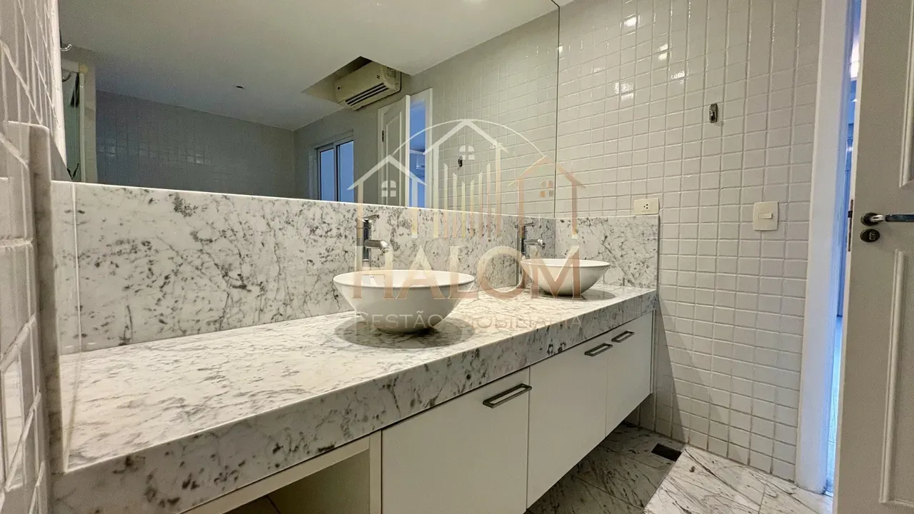 Rental house with 5 bedrooms and 5 bathrooms — photo 40
