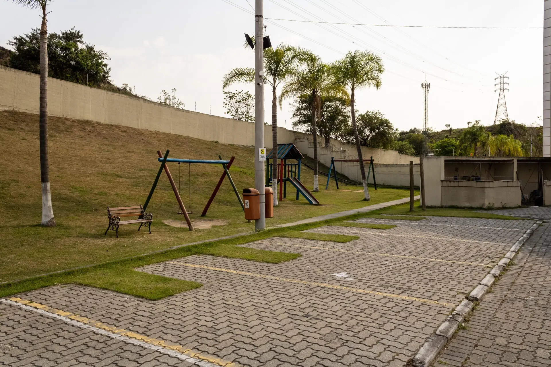 Apartamento de 2 quartos em condomínio com piscina — photo 24