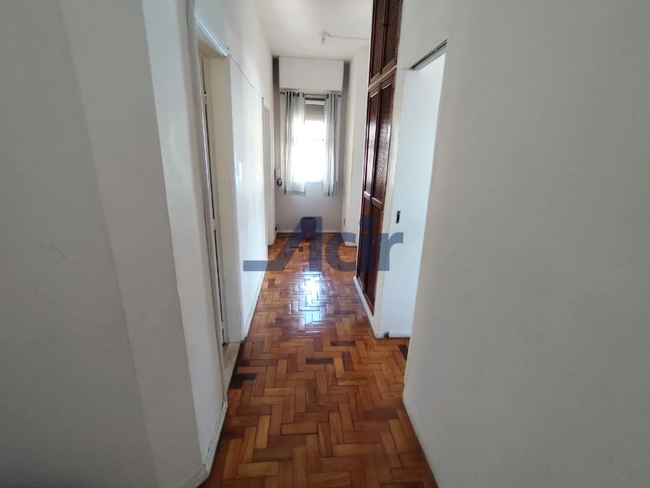 3-bedroom apartment with balcony and city view — photo 17