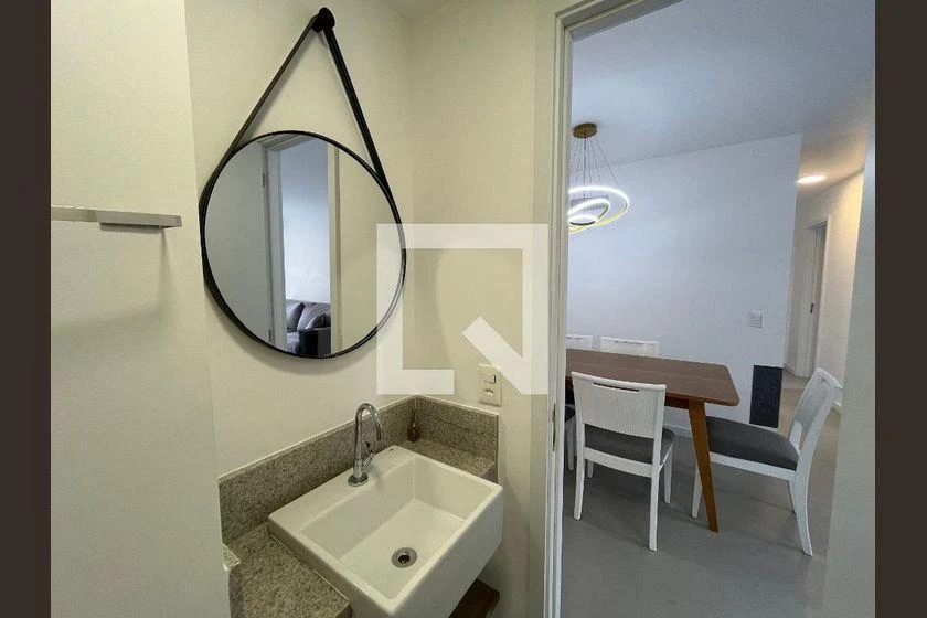 Balcony with a grill in a 3-bedroom apartment, 89 m² — photo 40