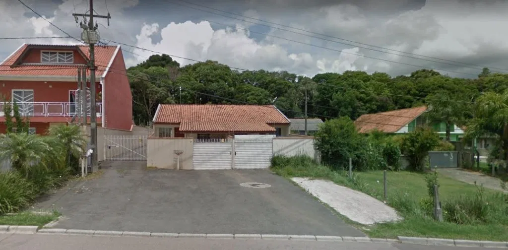 Unfurnished house with 2 bedrooms and 1 bathroom