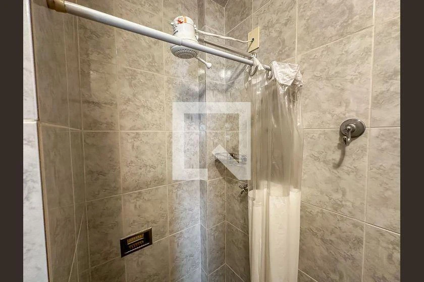 4-bedroom apartment with 3 bathrooms and 206 m² — photo 43