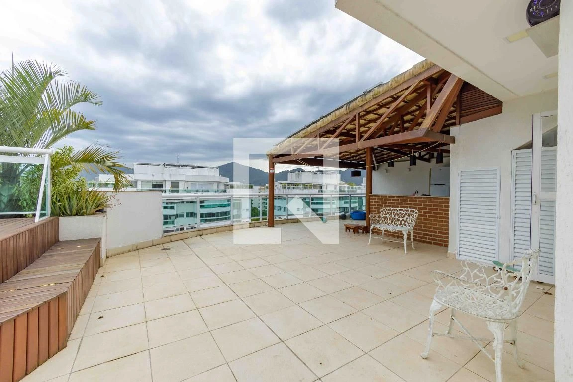 Rental apartment with 4 bedrooms and a glassed-in balcony — photo 37