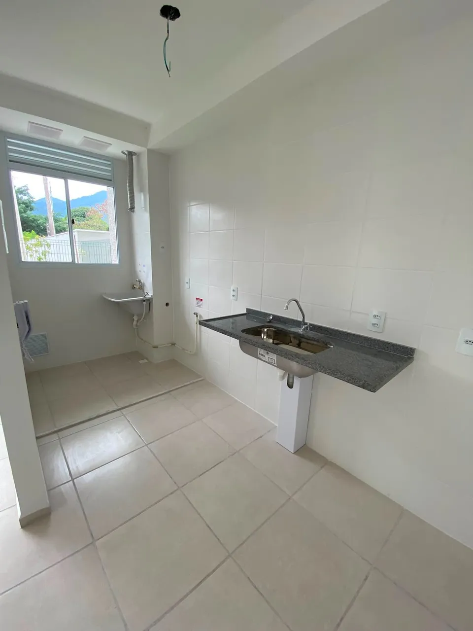 3-bedroom apartment with a closed kitchen and gas stove — photo 2