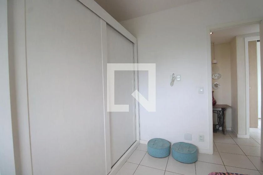 Furnished apartment, 83 m², with a glass-enclosed balcony — photo 8