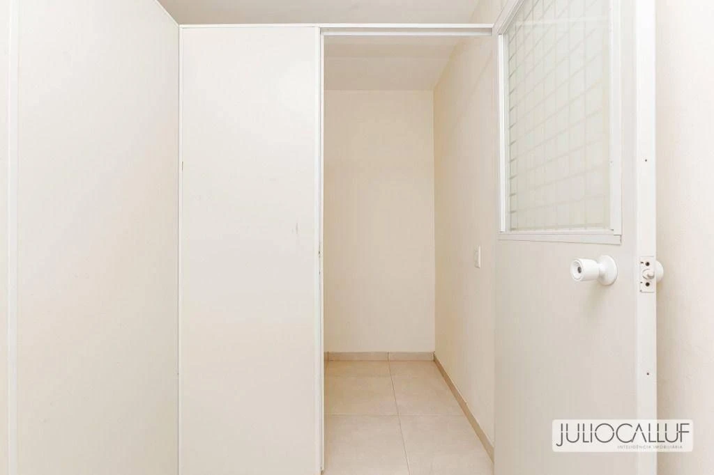 4-bedroom house with a washing machine in Curitiba — photo 33