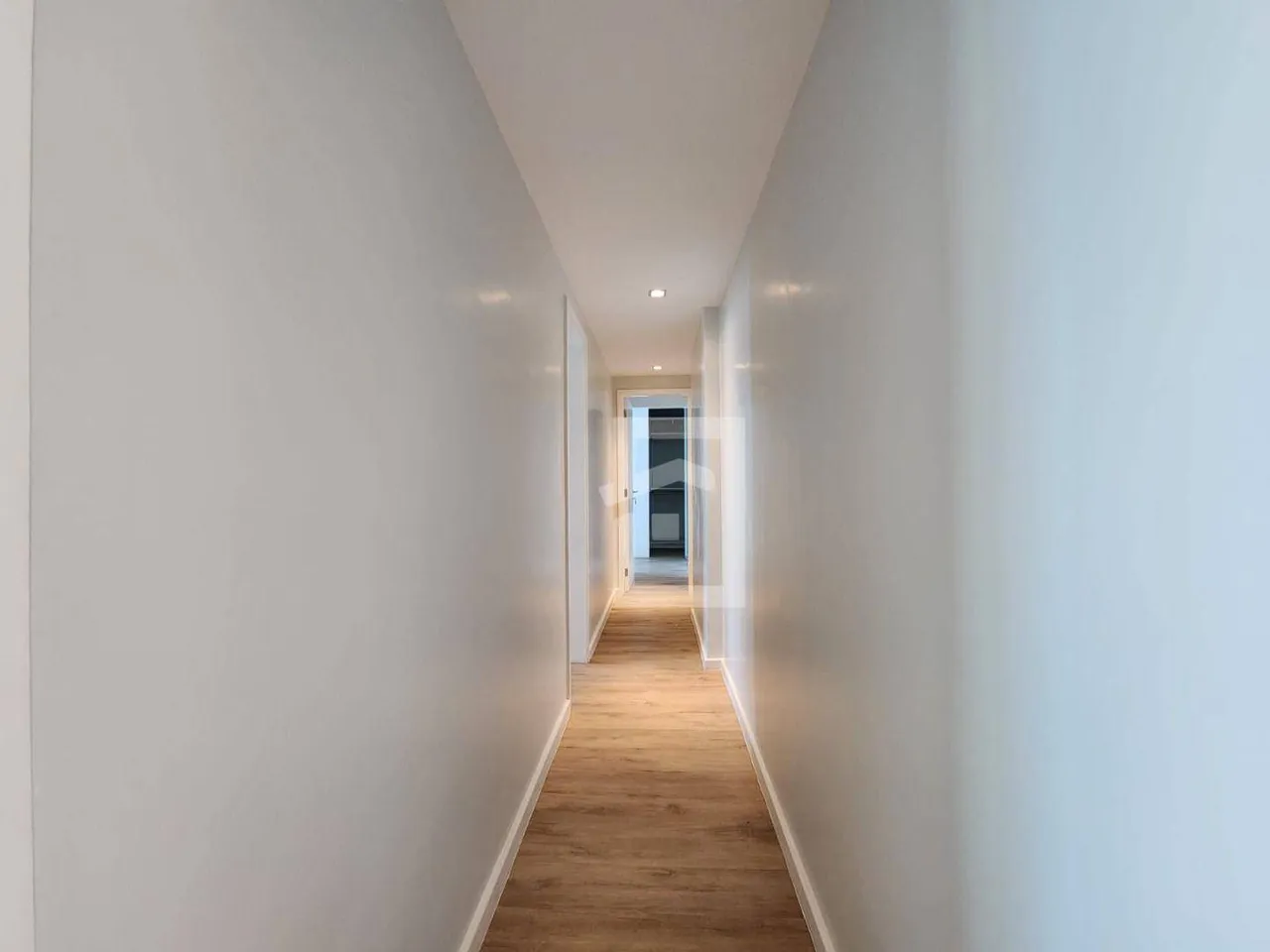 4-bedroom apartment with 315 m² and 5 bathrooms — photo 18