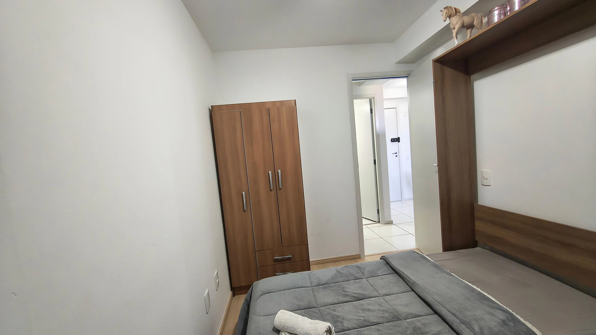 2-bedroom apartment with a mountain view — photo 9