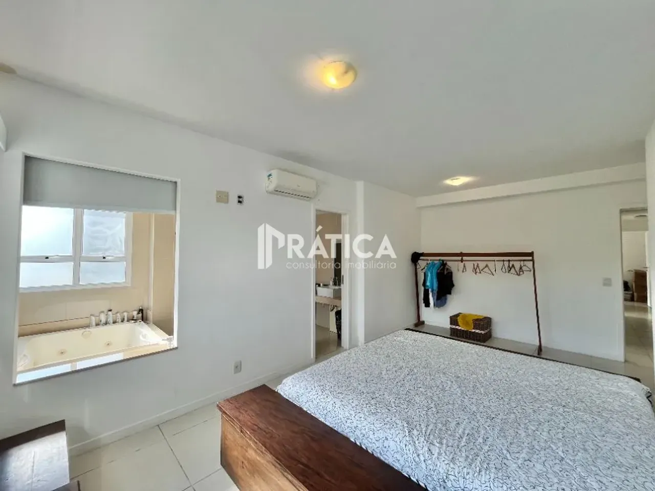 Unfurnished 4-bedroom apartment with balcony grill — photo 8