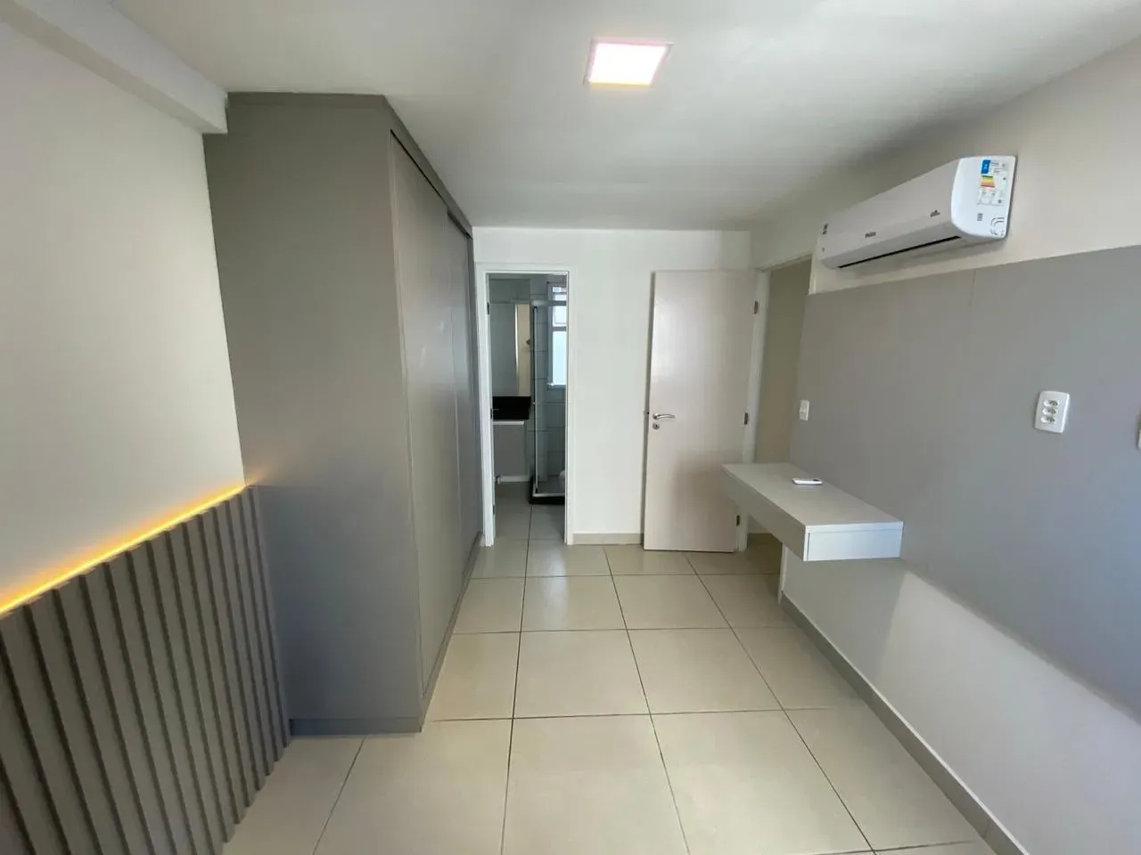 Glass-enclosed balcony in a 2-bedroom apartment, 72 m² — photo 4