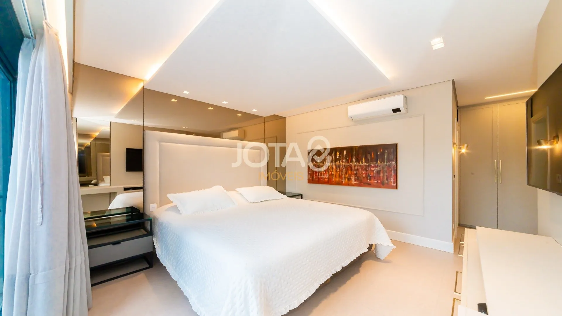Unfurnished apartment with 3 en-suite bedrooms and balcony — photo 33