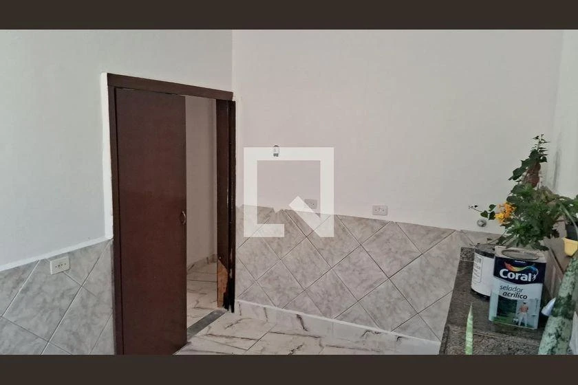 Casa para aluguel com 2 quartos e 55 m²