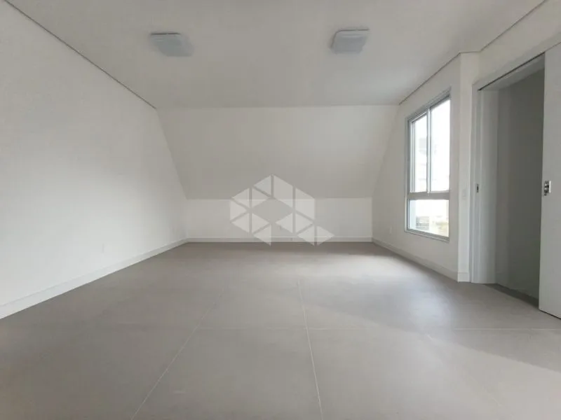 Casa con 4 suites y 184 m²; 2 plazas y balcón — photo 23
