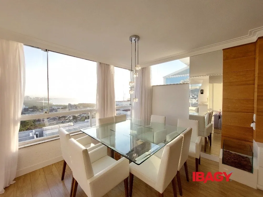 Furnished 145 m² apartment with 3 bedrooms and 2 parking — photo 10