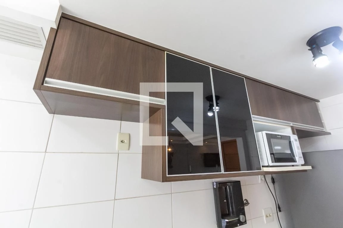 Balcony with a grill in a 2-bedroom apartment, 68 m² — photo 22