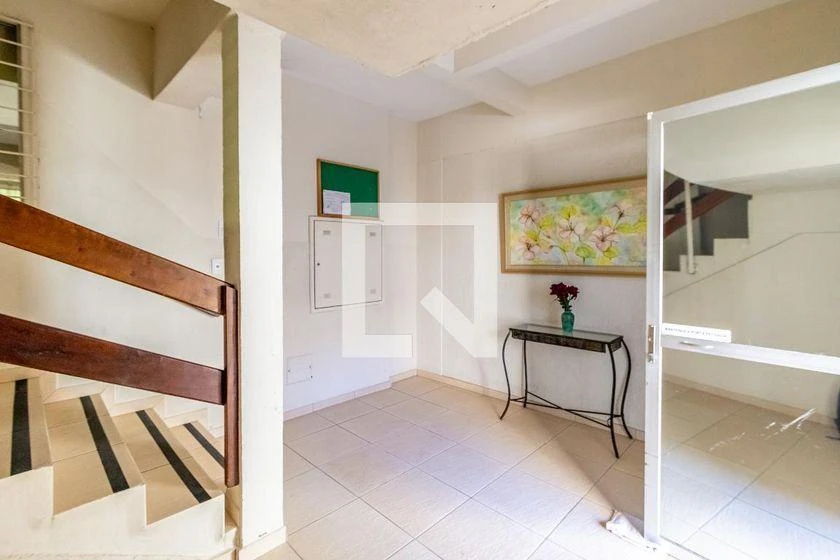 Walk-in closet in a 2-bedroom apartment, 75 m² — photo 10