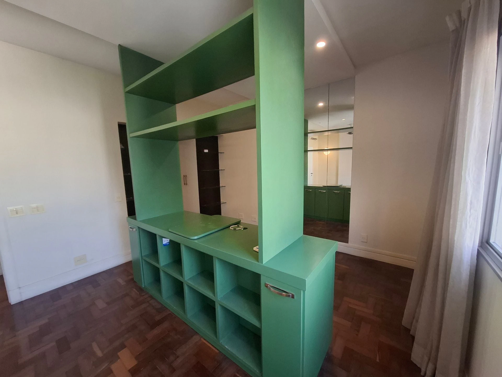 Floor-to-ceiling windows in a 3-bedroom apartment, 150 m² — photo 27