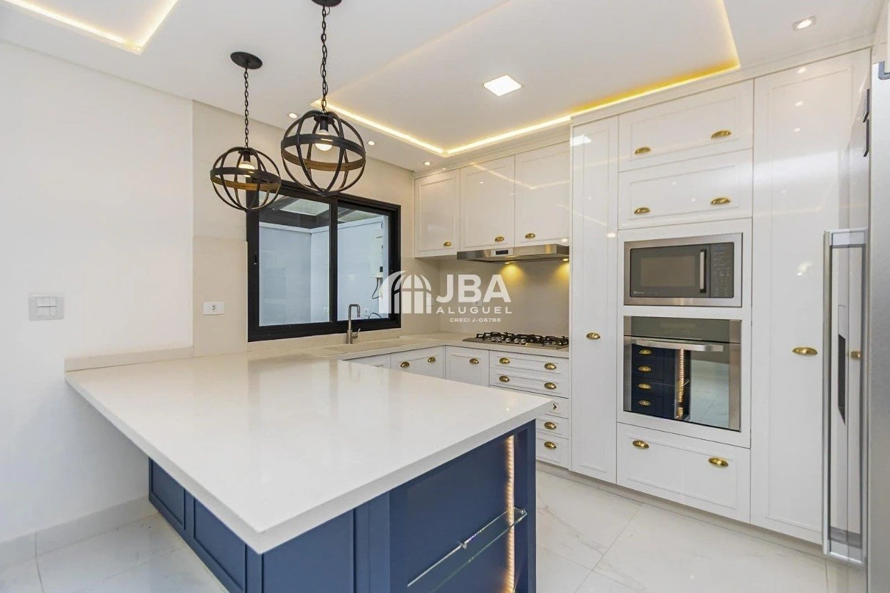 Floor-to-ceiling windows in a 2-bedroom house, 143 m² — photo 2