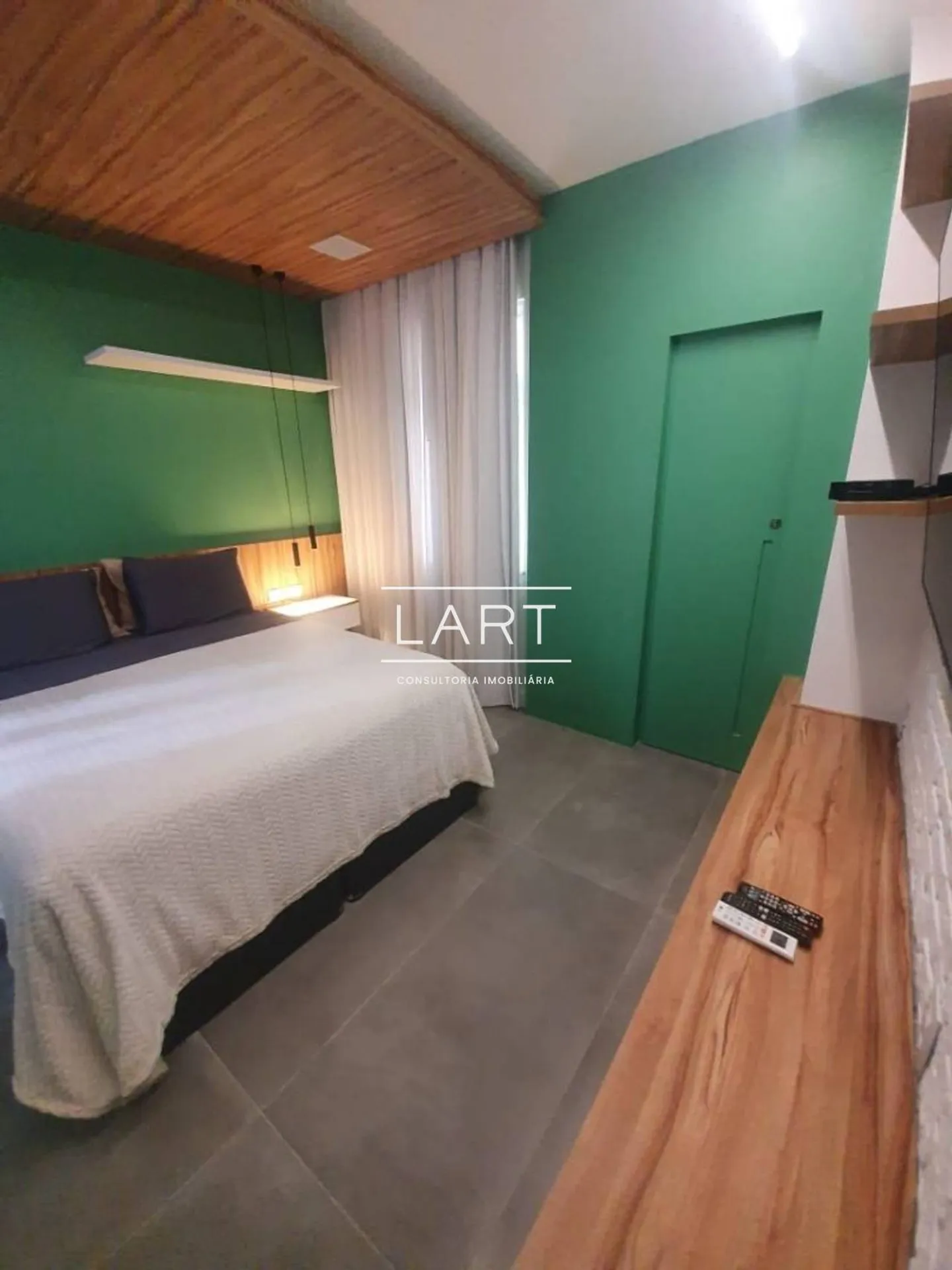 Home office in a 2-bedroom apartment, 110 m² — photo 7