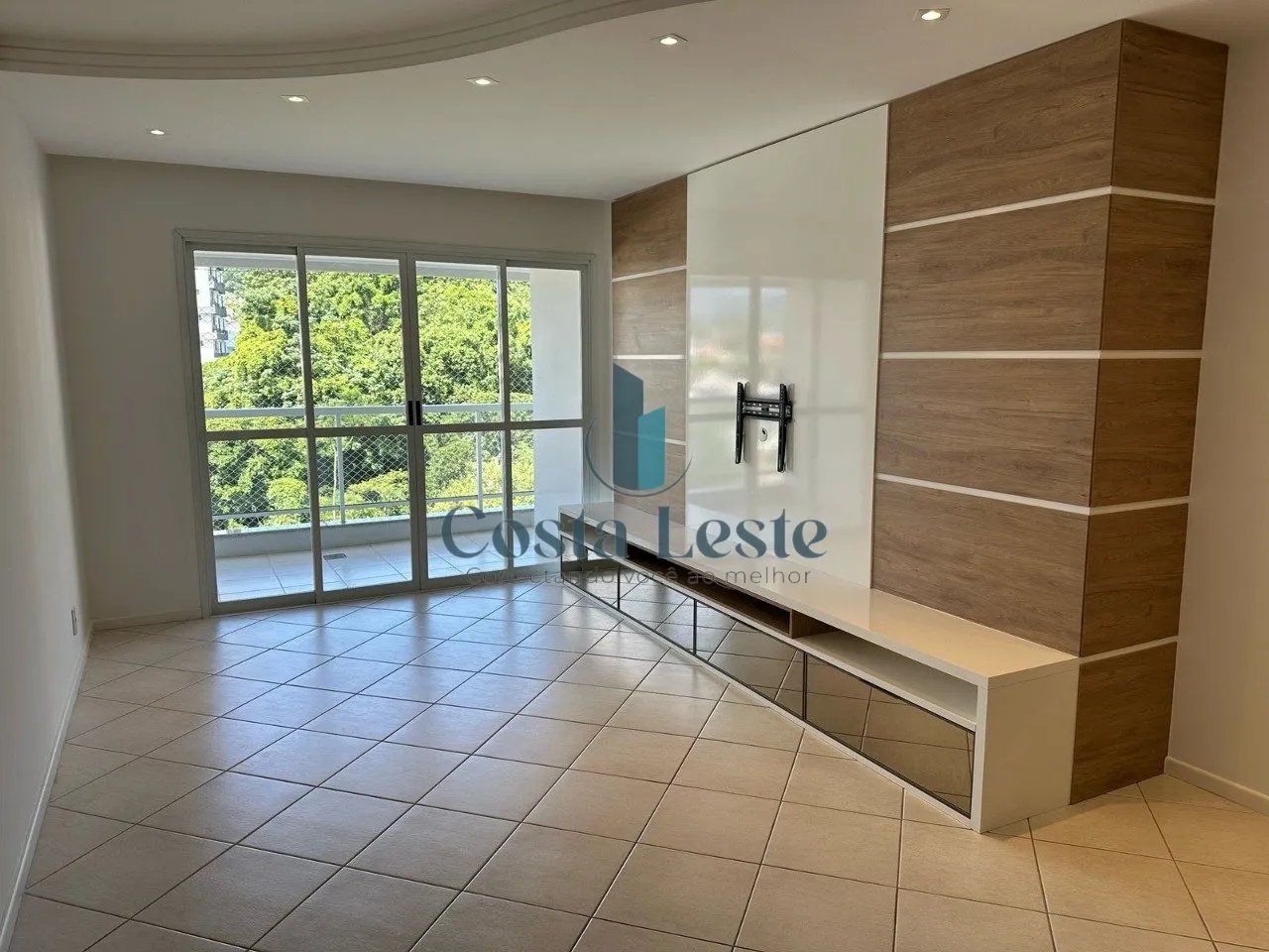 Apartment, 130 m², with a glass-enclosed balcony — photo 8