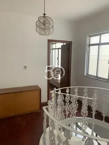 Casa com 5 quartos e cozinha fechada — photo 7