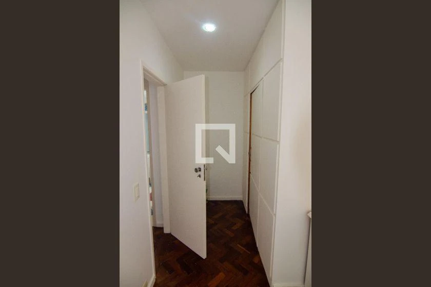 3-bedroom apartment with a walk-in closet in Rio de Janeiro — photo 15