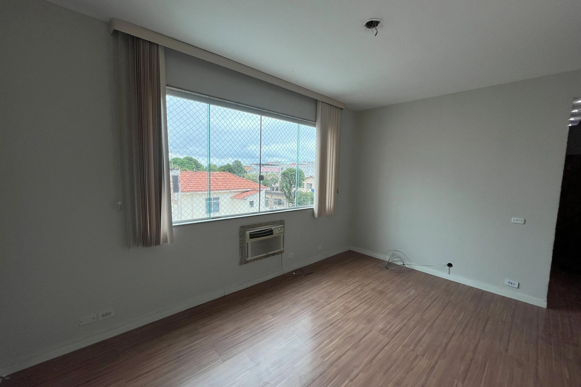 Apartment, 90 m², with a jacuzzi — photo 23