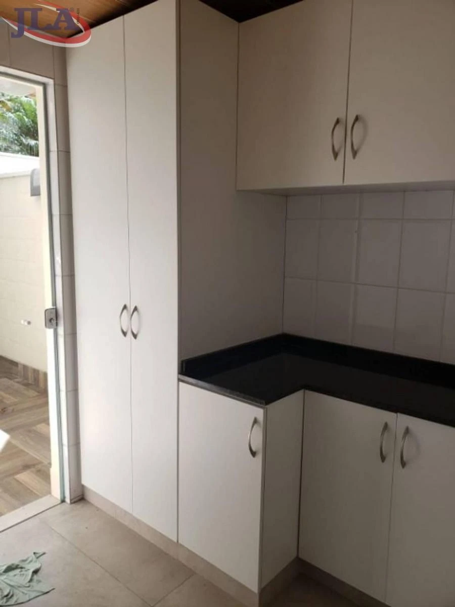 2-bedroom apartment in a building with a pool — photo 10