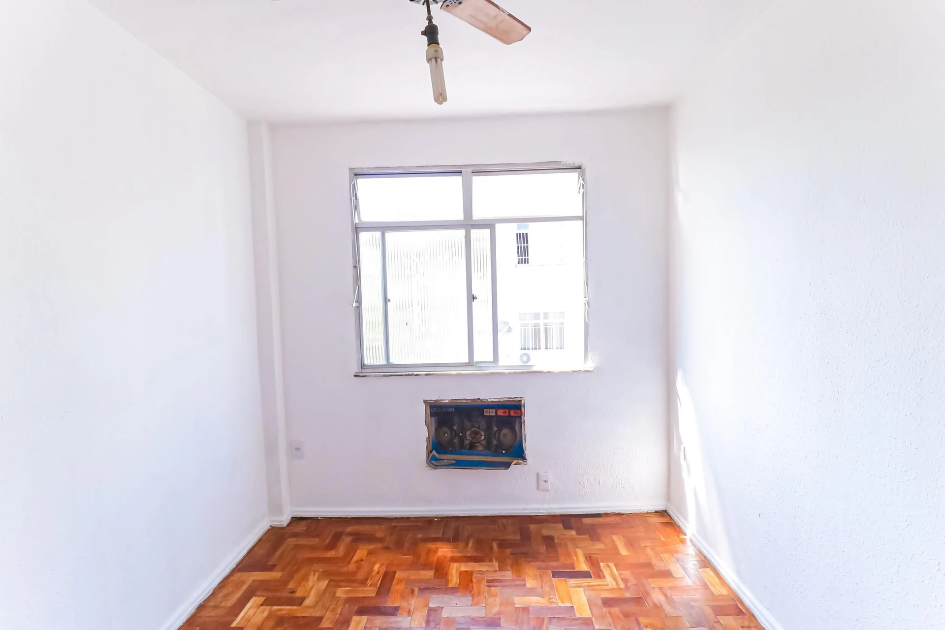 Wood or laminate floors in a 2-bedroom apartment, 62 m² — photo 17