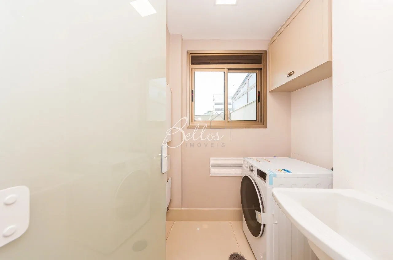 2-bedroom apartment with en-suite baths and open kitchen — photo 10