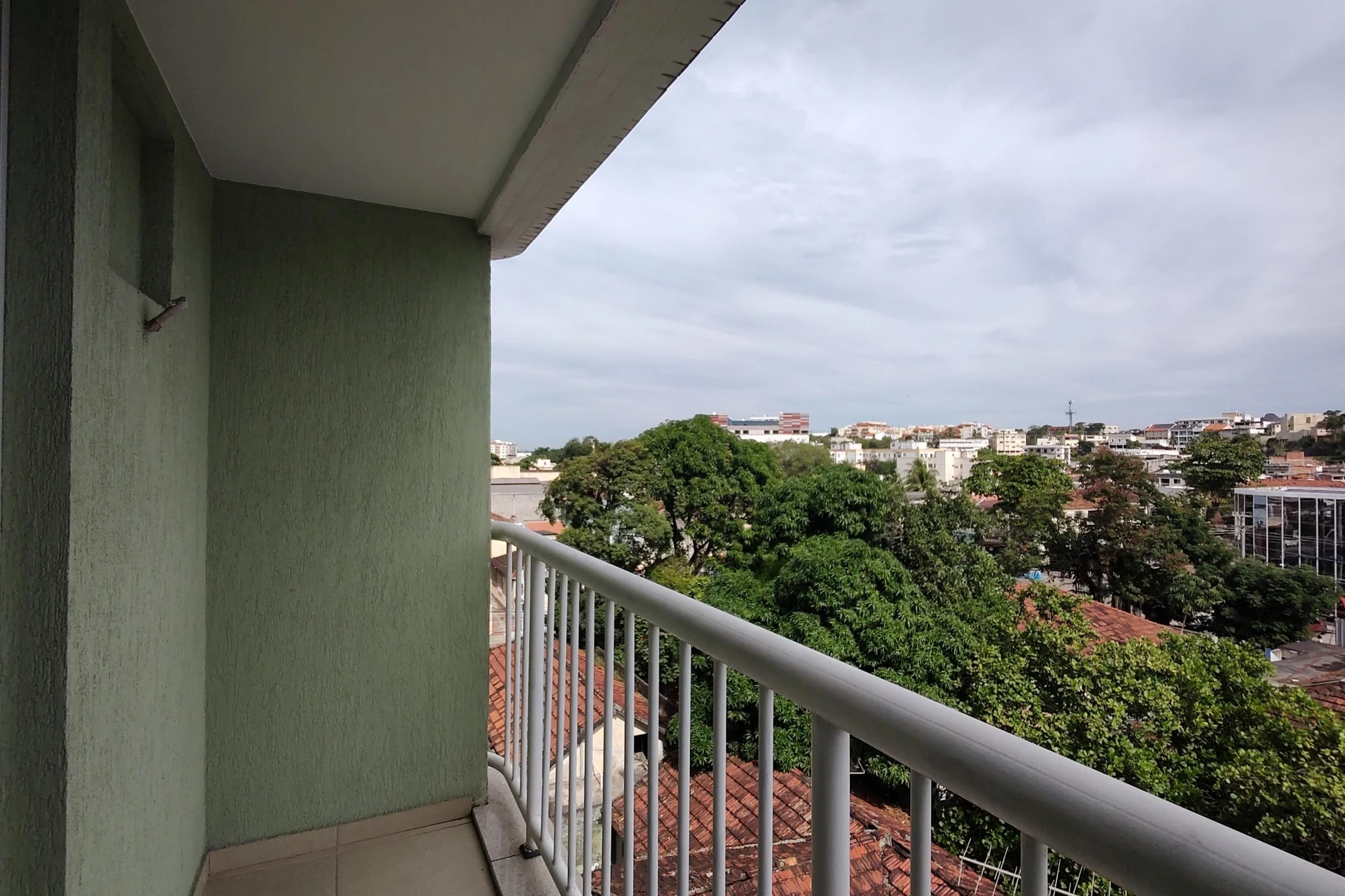 Apartamento sem mobília com 2 quartos e varanda — photo 19