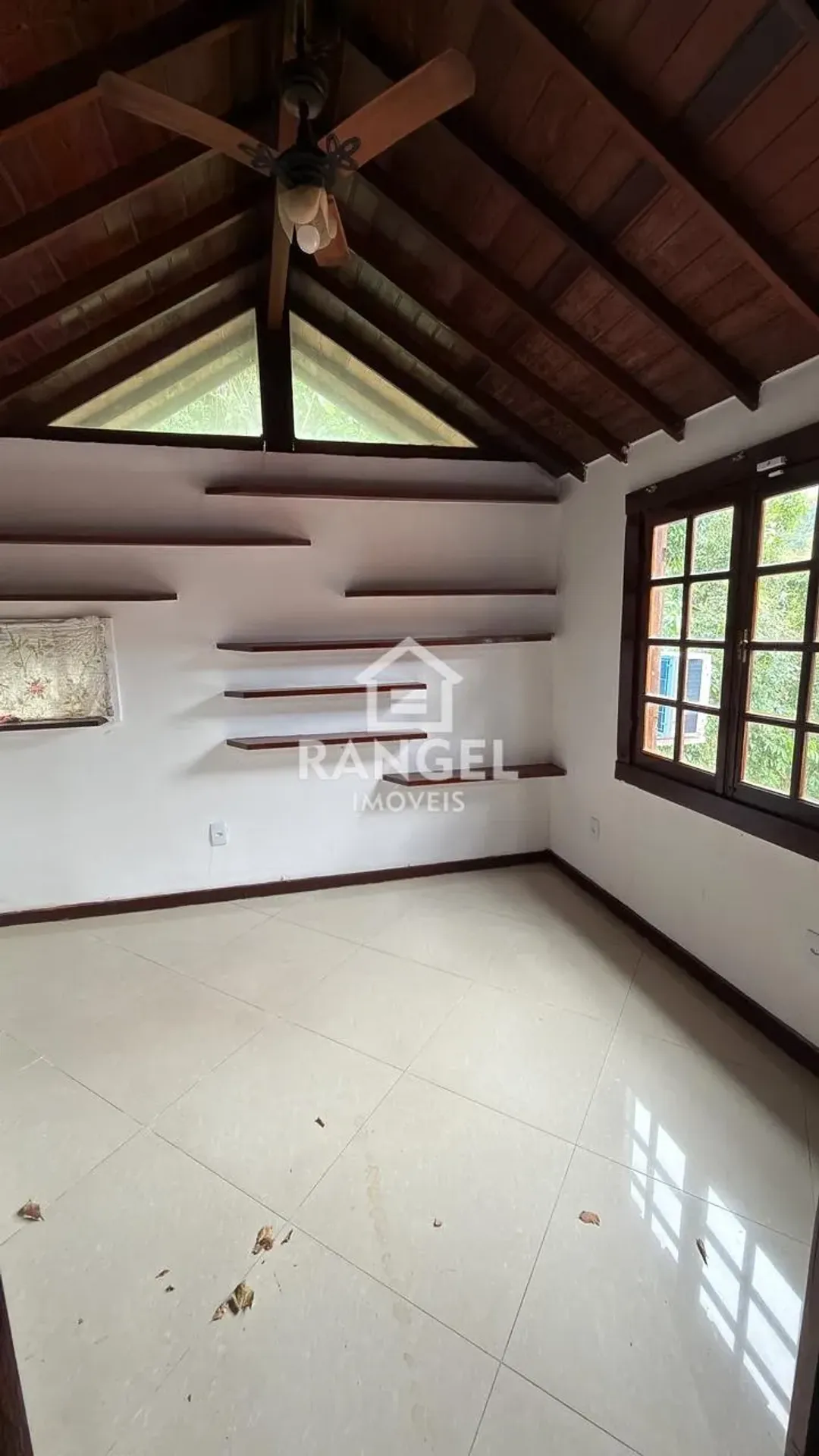Casa mobiliada em condomínio com 4 quartos e 5 banheiros — photo 24