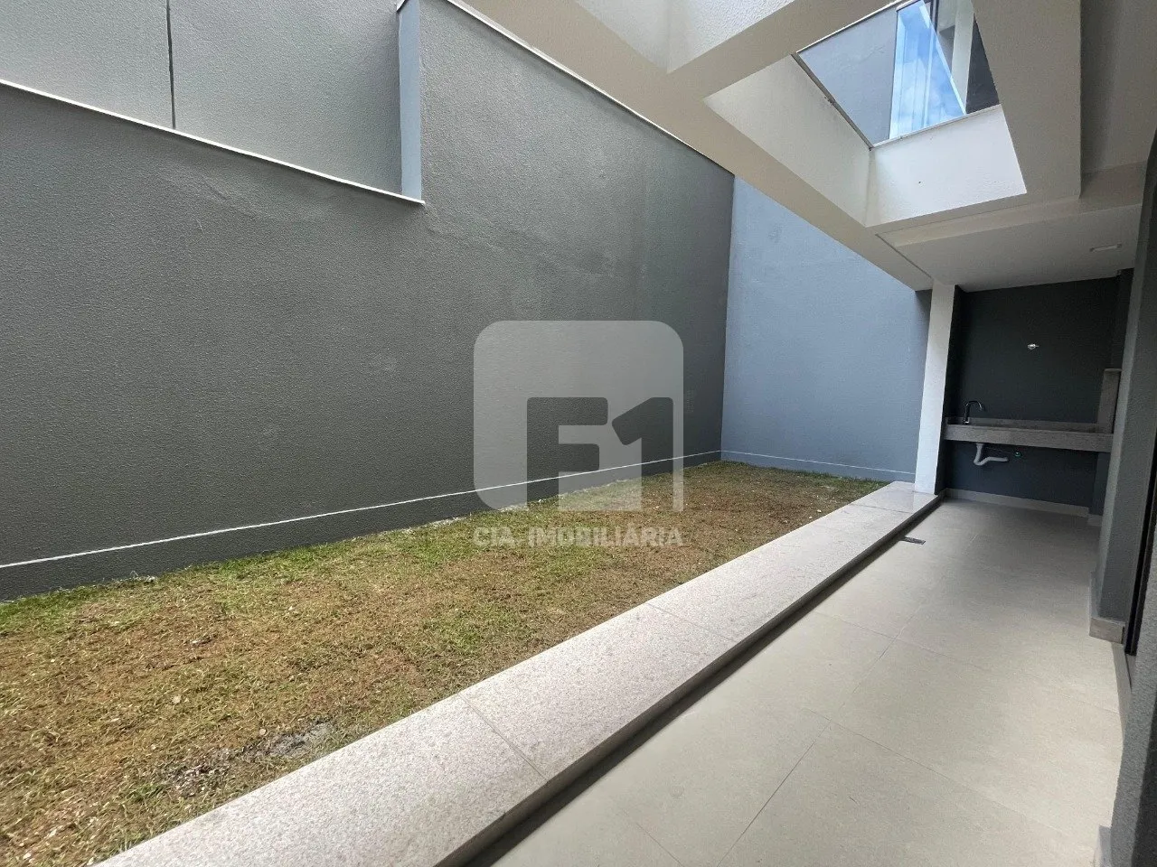 2-bedroom apartment with 2 parking spaces and balcony BBQ — photo 22