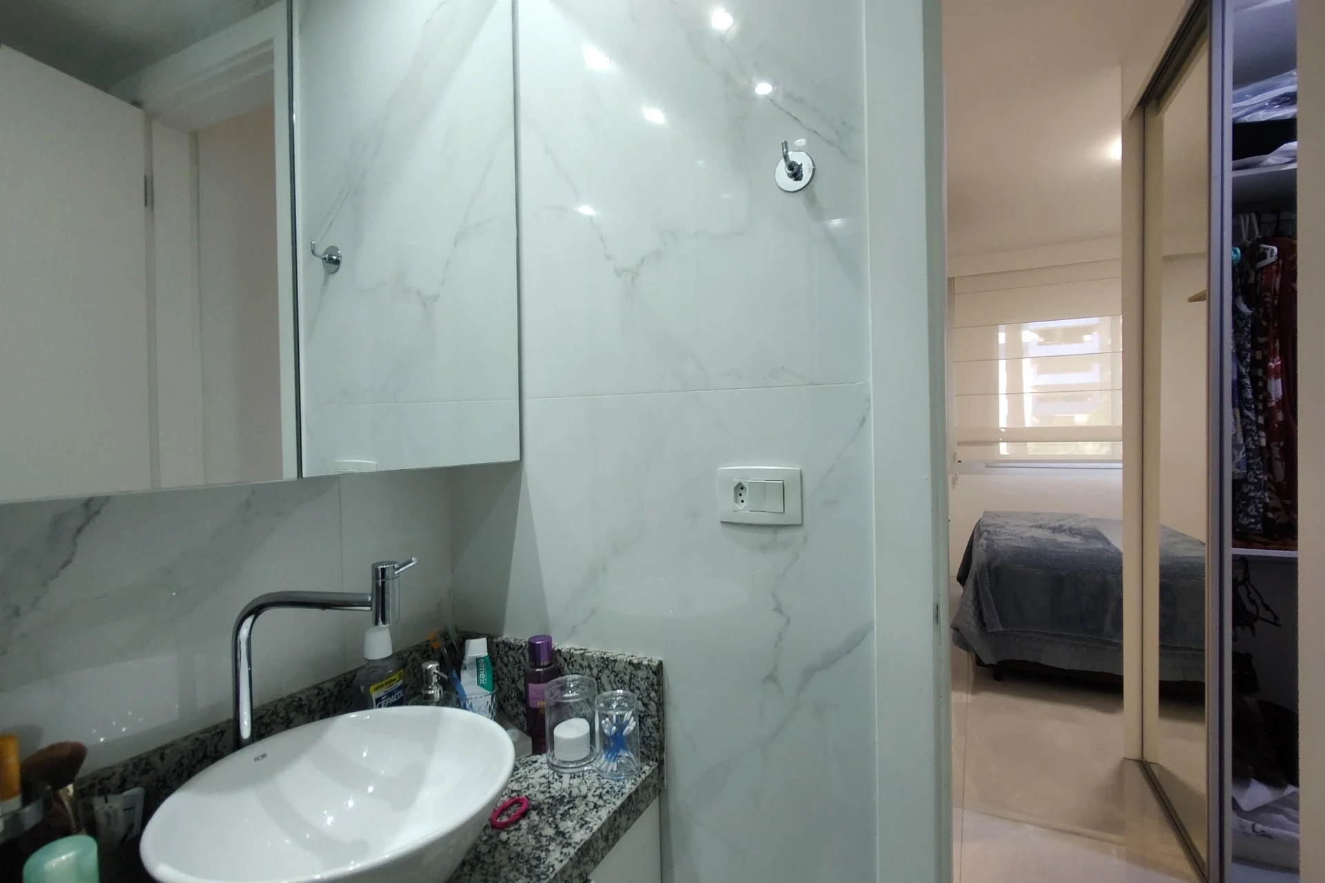 3-bedroom apartment with a walk-in closet — photo 17