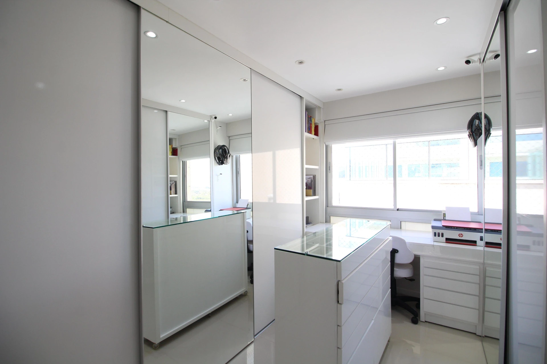 Rental apartment with 4 bedrooms and 4 bathrooms — photo 19