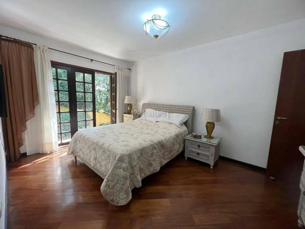 Дом 500 м² с грилем на балконе и садом — photo 16