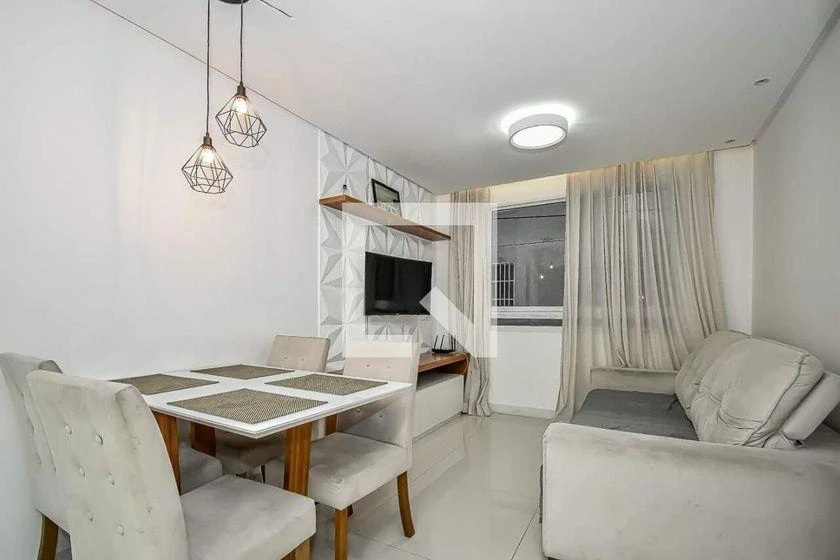 Furnished 2-bedroom apartment with an open-plan kitchen