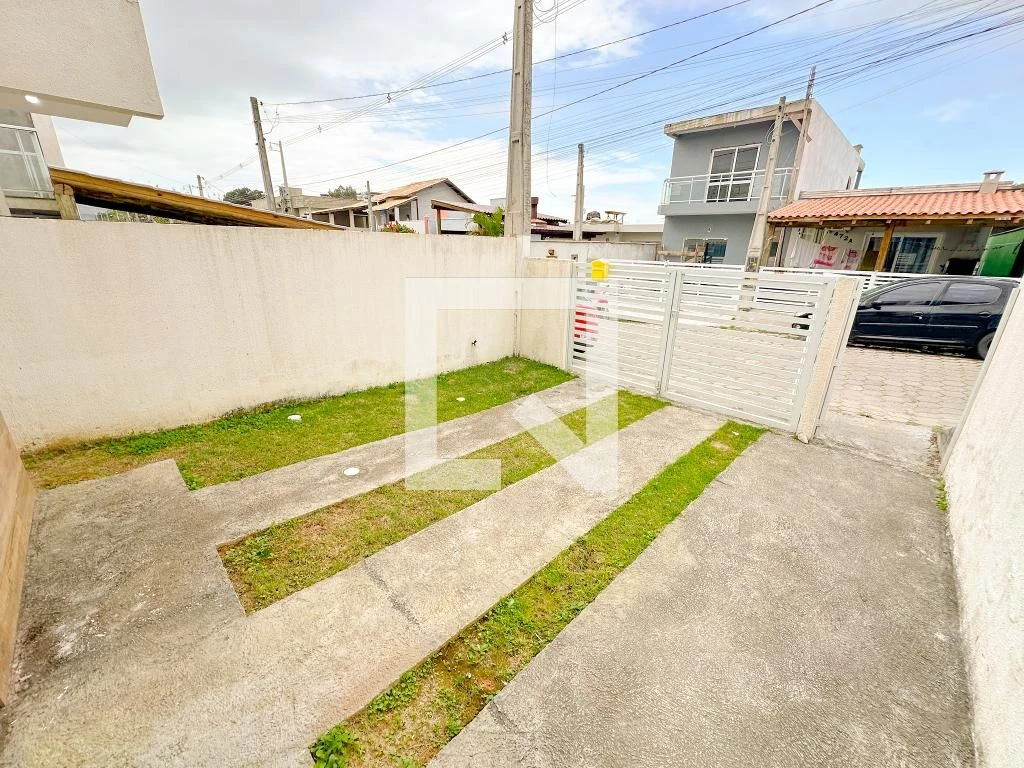 2-bedroom house with a park view