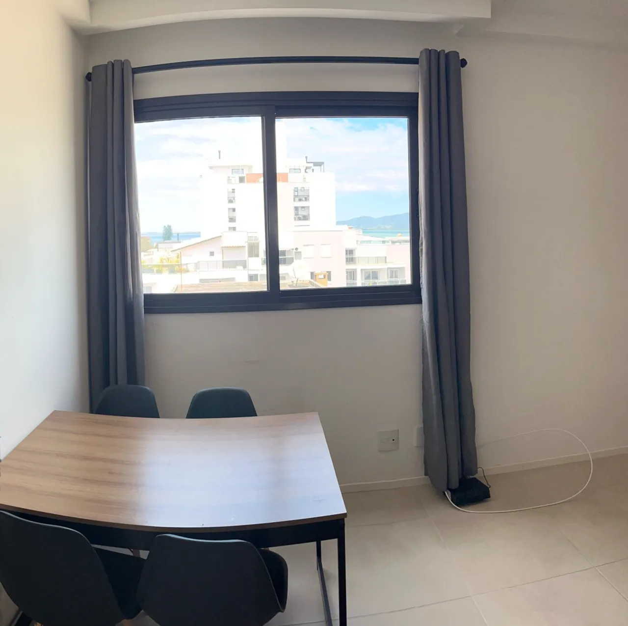 One-bedroom apartment with a water view in Florianópolis — photo 15
