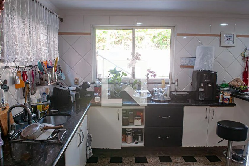 House 400 m² with 4 bedrooms, 2 en-suites, 4 parking spots — photo 23