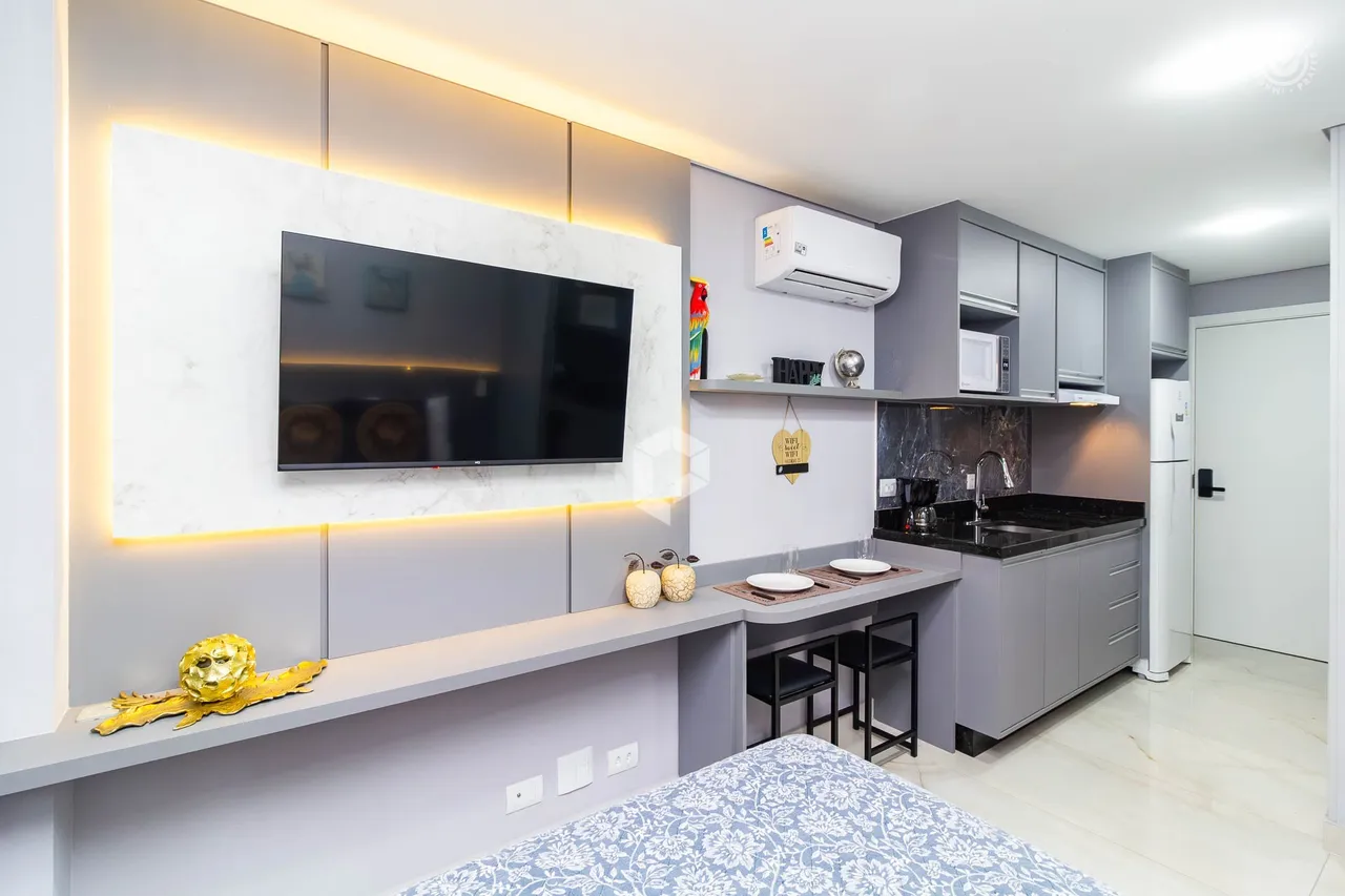 Furnished 1-bedroom apartment with open-plan kitchen — photo 13
