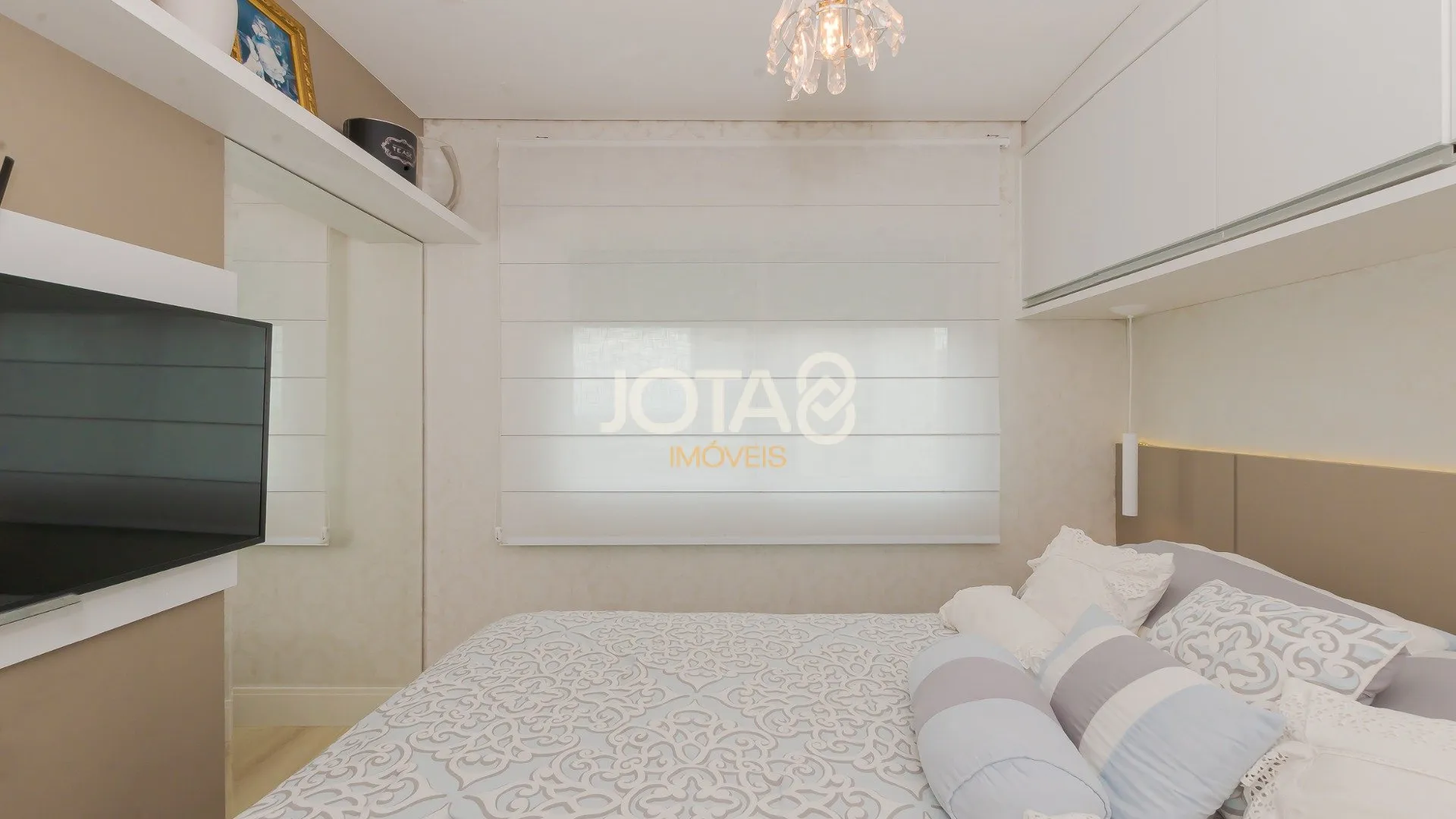 298 m² apartment with 3 en-suite bedrooms and balcony — photo 23
