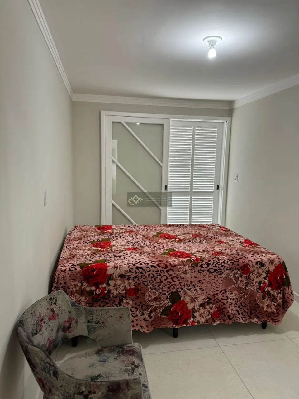 2-bedroom apartment in a building with a pool — photo 4