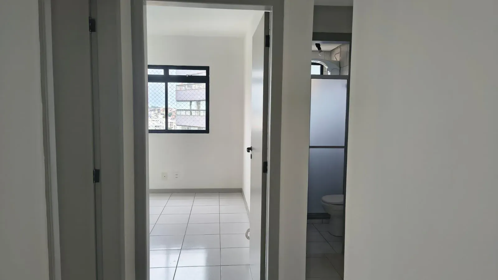 Apartment with balcony barbecue, 104 m² — photo 36