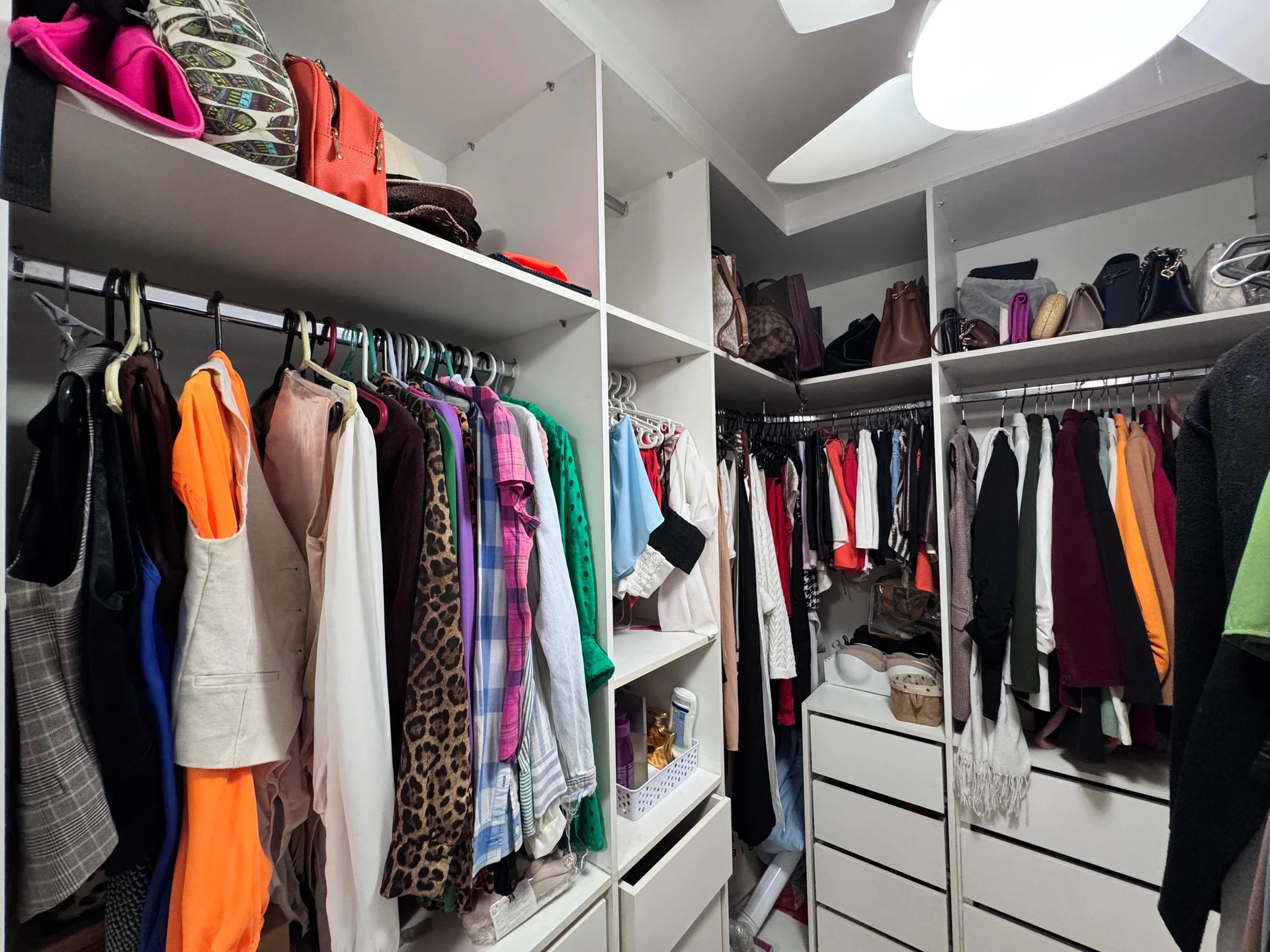 Furnished apartment with 3 bedrooms and 2 parking spaces — photo 15